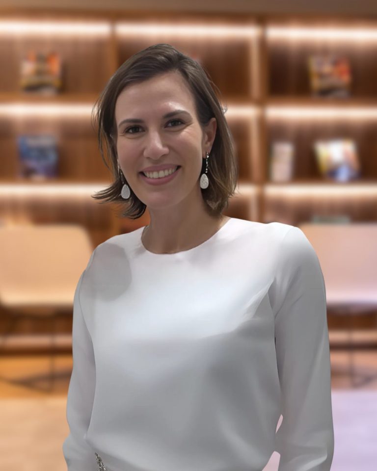 Dra. Ana Laura Soares